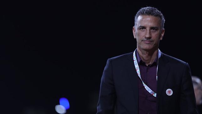 في صفقة تكفّل بقيمتها الأمير الوليد بن طلال  مجلس الإدارة يتفق  مع 