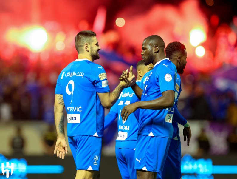 الهلال يكسب “الطائي”