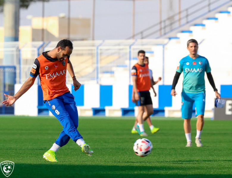 كبير آسيا يواصل تدريباته