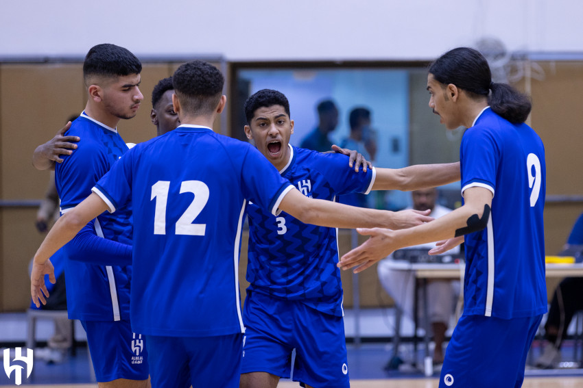 شباب طائرة الهلال يكسبون لقاء 