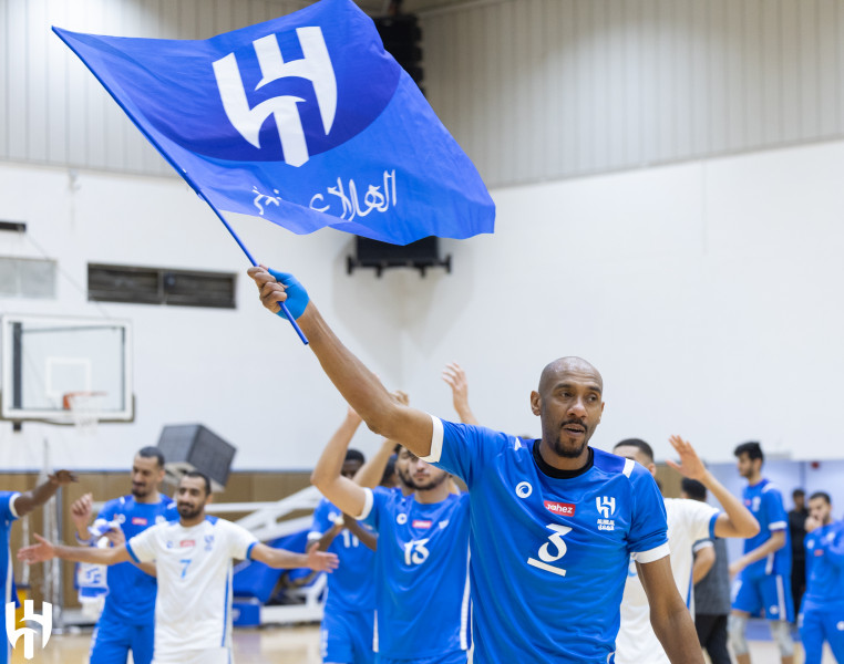بعد تغلبها على “الوحدة”.. طائرة الهلال تحقّق الدوري السعودي