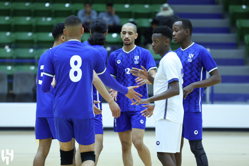 شباب طائرة الهلال يكسبون لقاء الخليج