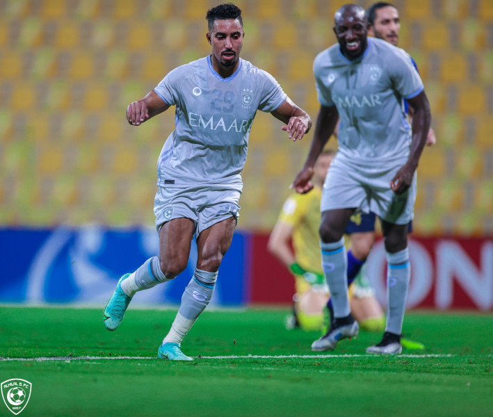 كبير آسيا يكسب الاستقلال.. ويتأهل إلى الدور القادم
