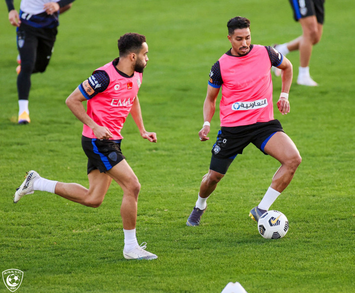 الهلال يواصل تدريباته