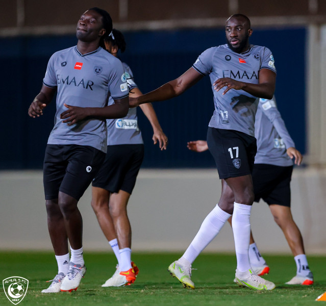 كبير آسيا يعاود تدريباته