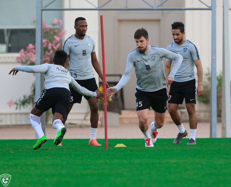 الهلال.. استرجاع ومناورة