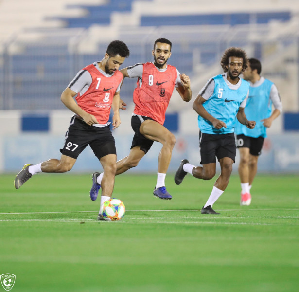 الهلال يواصل تدريباته
