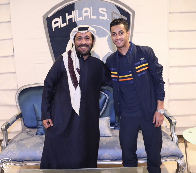 مجلس الإدارة يمدد عقد أحمد أشرف لعامين