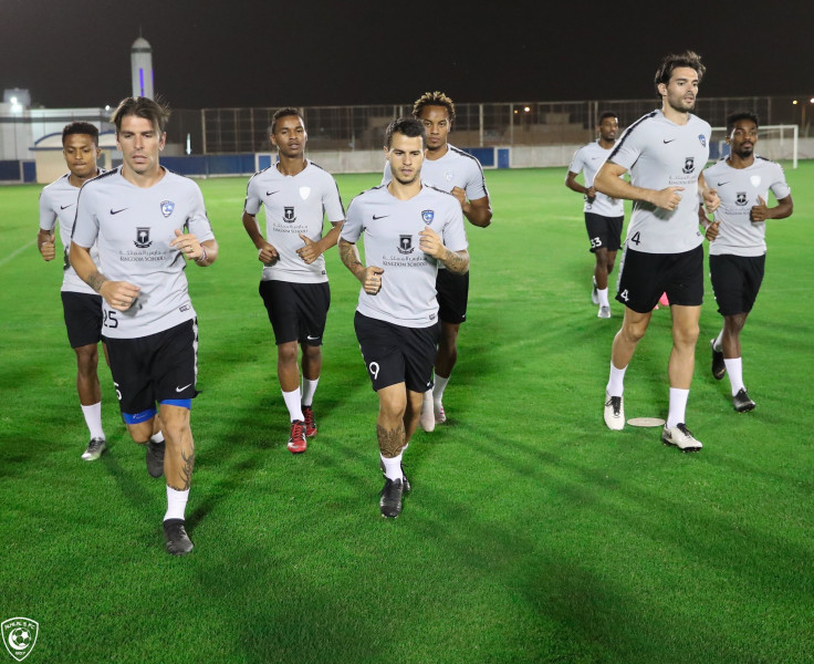 الهلال.. استرجاع ومناورة