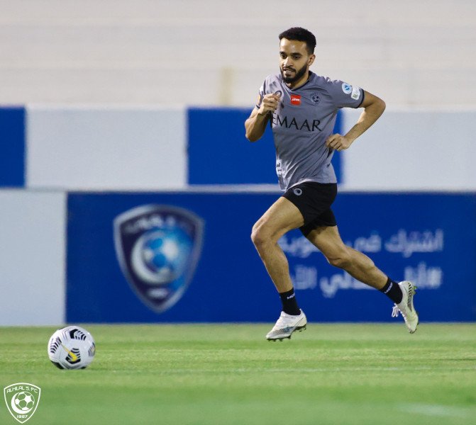 الهلال يواصل تدريباته