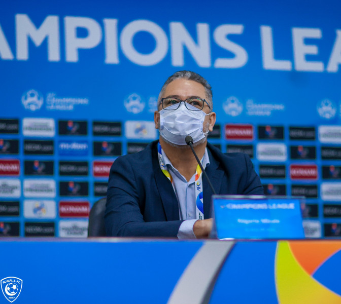 المؤتمر الصحافي الذي يسبق لقاء الهلال ونظيره 