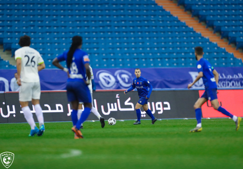 الهلال يتعادل مع 