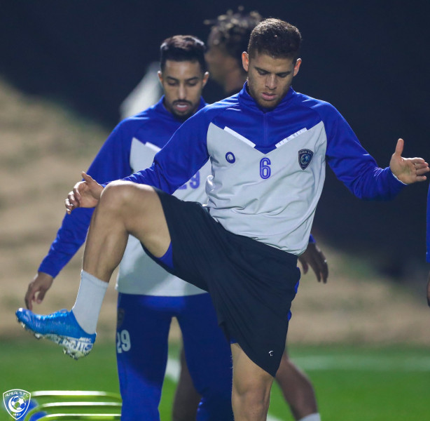 كبير آسيا يواصل تدريباته