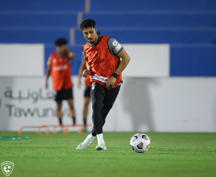 الهلال.. استرجاع ومناورة