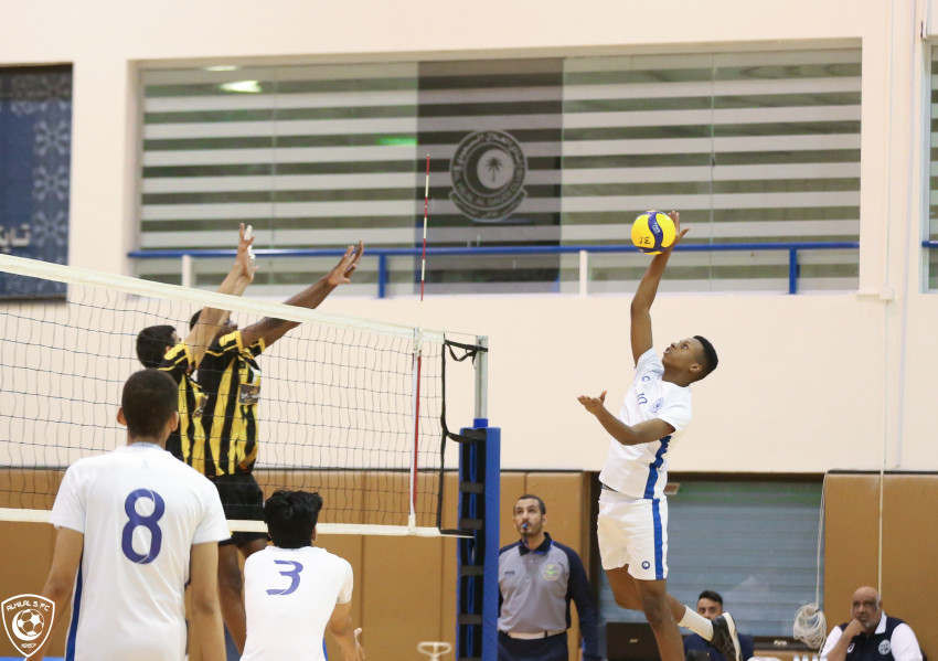 شباب طائرة الهلال يتغلبون على 