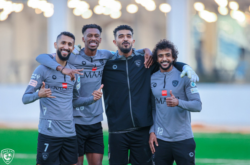 كبير آسيا يستأنف تدريباته