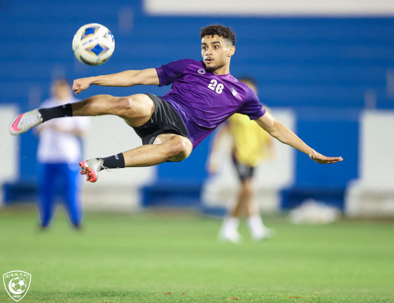 الهلال يعاود الركض