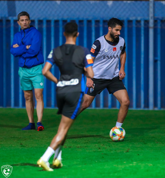 الهلال يواصل تدريباته