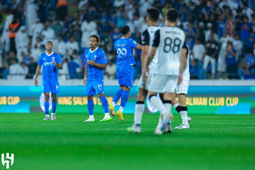 الهلال يخسر لقاء 