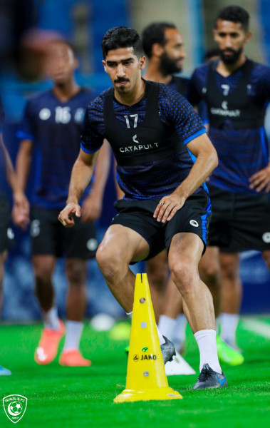 الهلال يؤدي مرانه الرئيس للقاء 