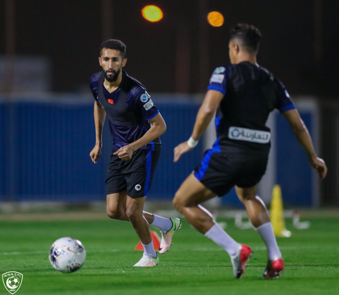 جمل فنية تجهّز الهلال لـ