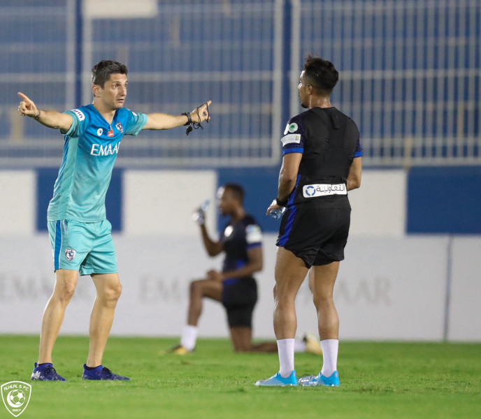 الهلال.. استرجاع ومناورة