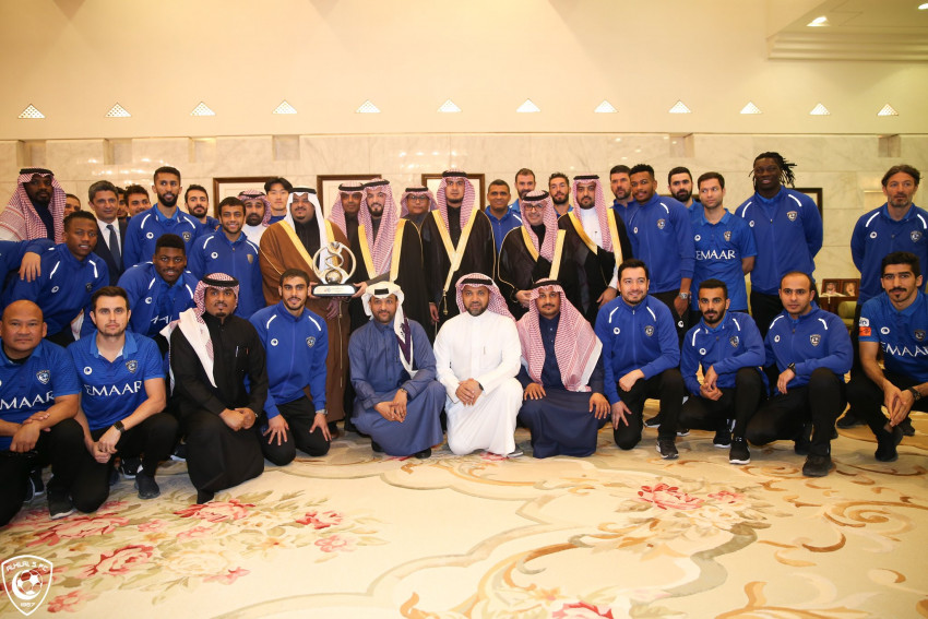 الأمير محمد بن عبدالرحمن يستقبل 