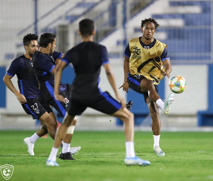 جمل تكتيكية تجهّز الهلال للقاء 