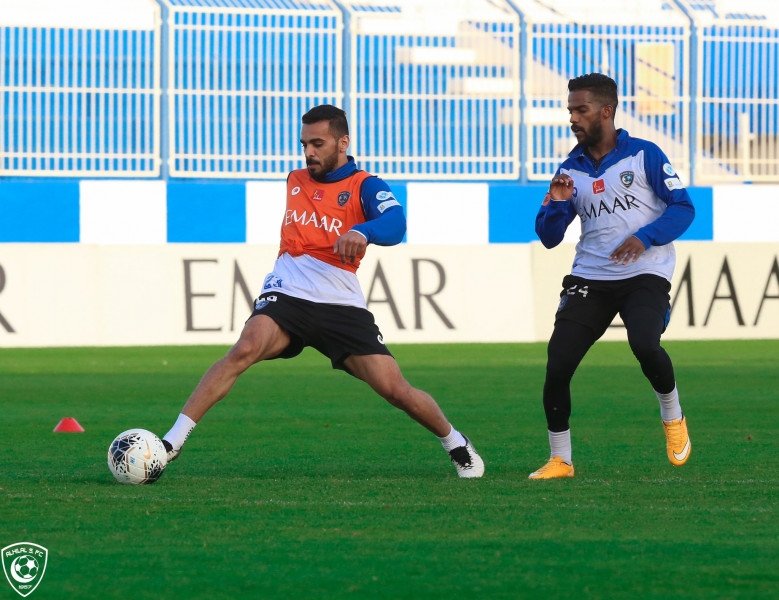 كبير آسيا يعاود تدريباته