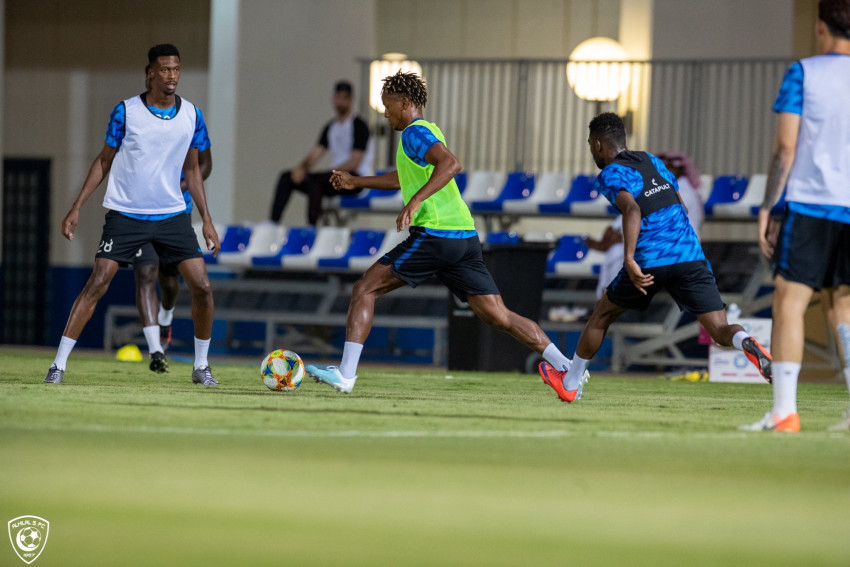 الهلال.. تكتيك ومناوة