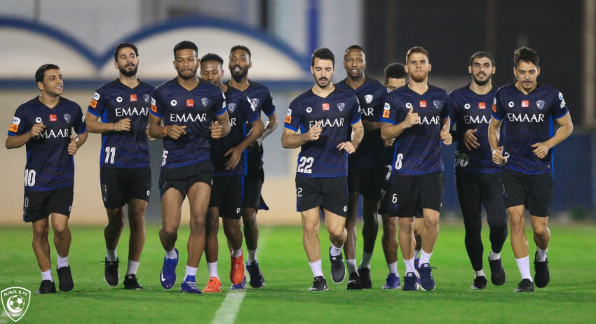 الهلال.. استرجاع ومناورة