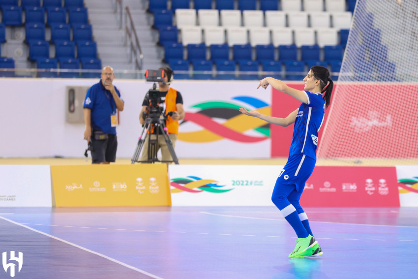 بعد أن كسب النصر بخماسية.. فريق الهلال النسائي لكرة قدم الصالات يتأهل إلى النهائي