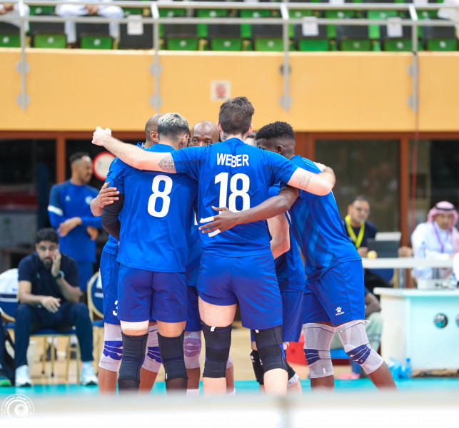 طائرة الهلال تتغلب على 