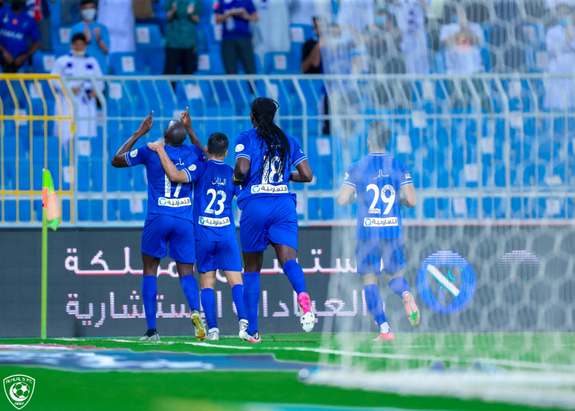 حامل اللقب يكسب 