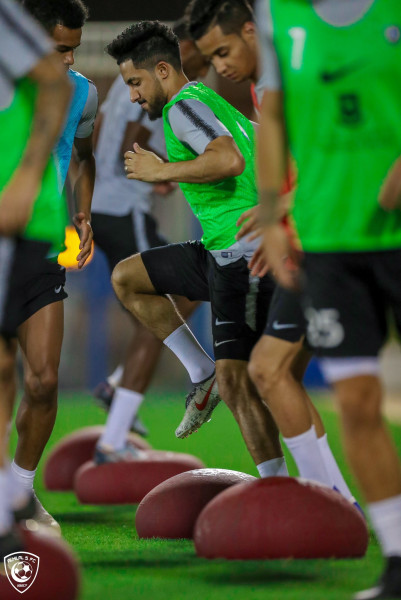 الهلال يواصل تدريباته